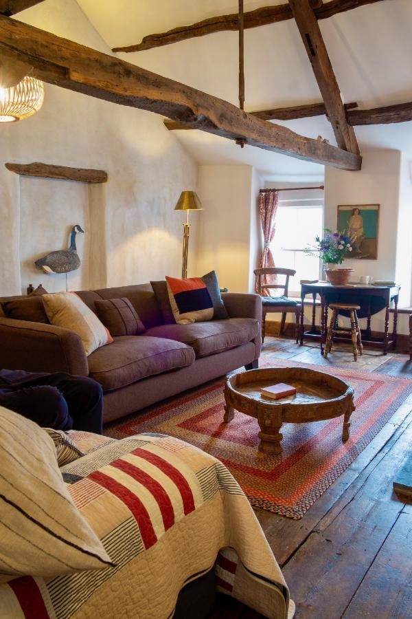 The Pavement Palace Hay-On-Wye Extérieur photo